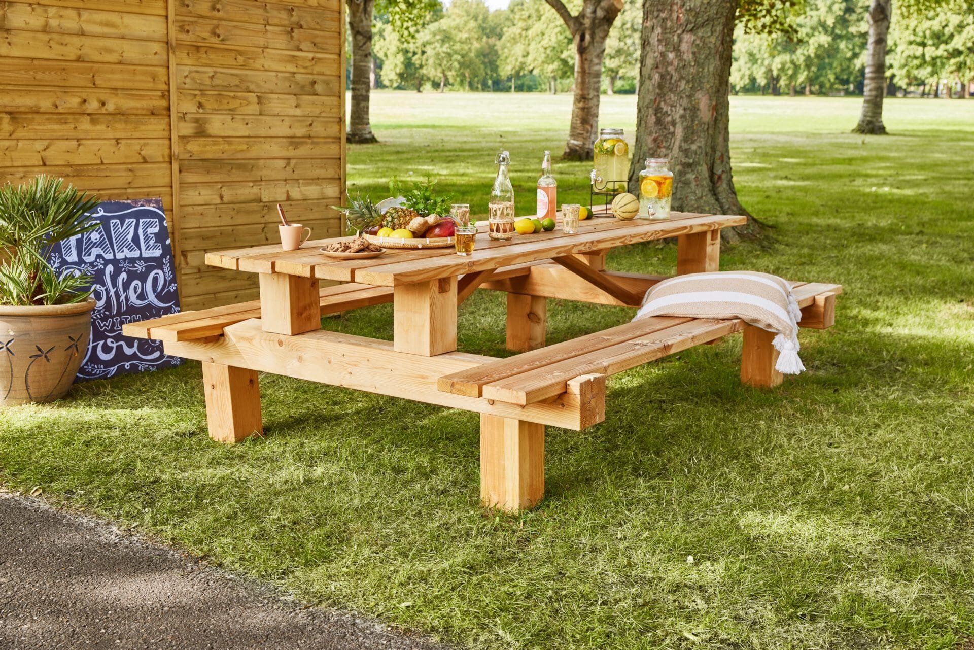 Picknicktisch L&auml;rche Boss 250 x 180 cm gehobelt (8 Personen)
