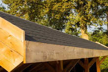 Kapschuur Boekelo Douglas 900 x 340 cm - Zwarte wanden