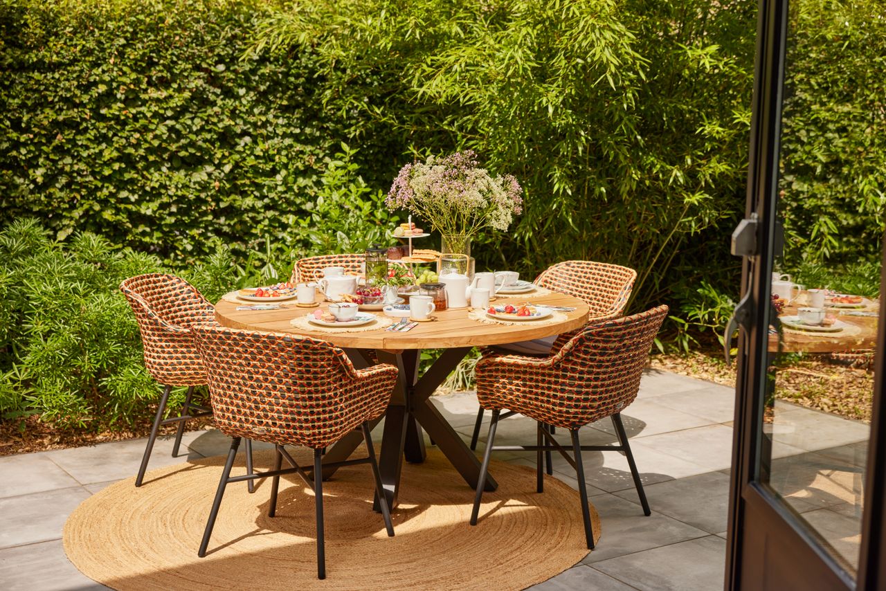 Stephanie Ronde Tuintafel Countrywood