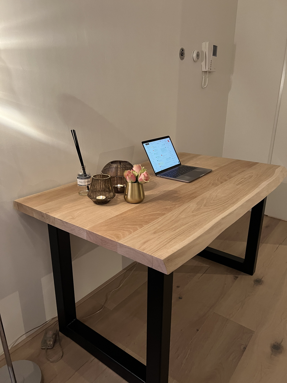Schreibtisch aus massiver Eiche mit U-Beinen aus Stahl 140 x 80 cm - Home Office