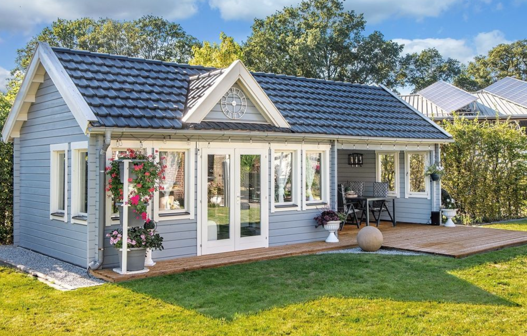 Blockhaus Big Ben mit Uberdachung 930 x 400 x 351 cm - Wandstarke 70 mm