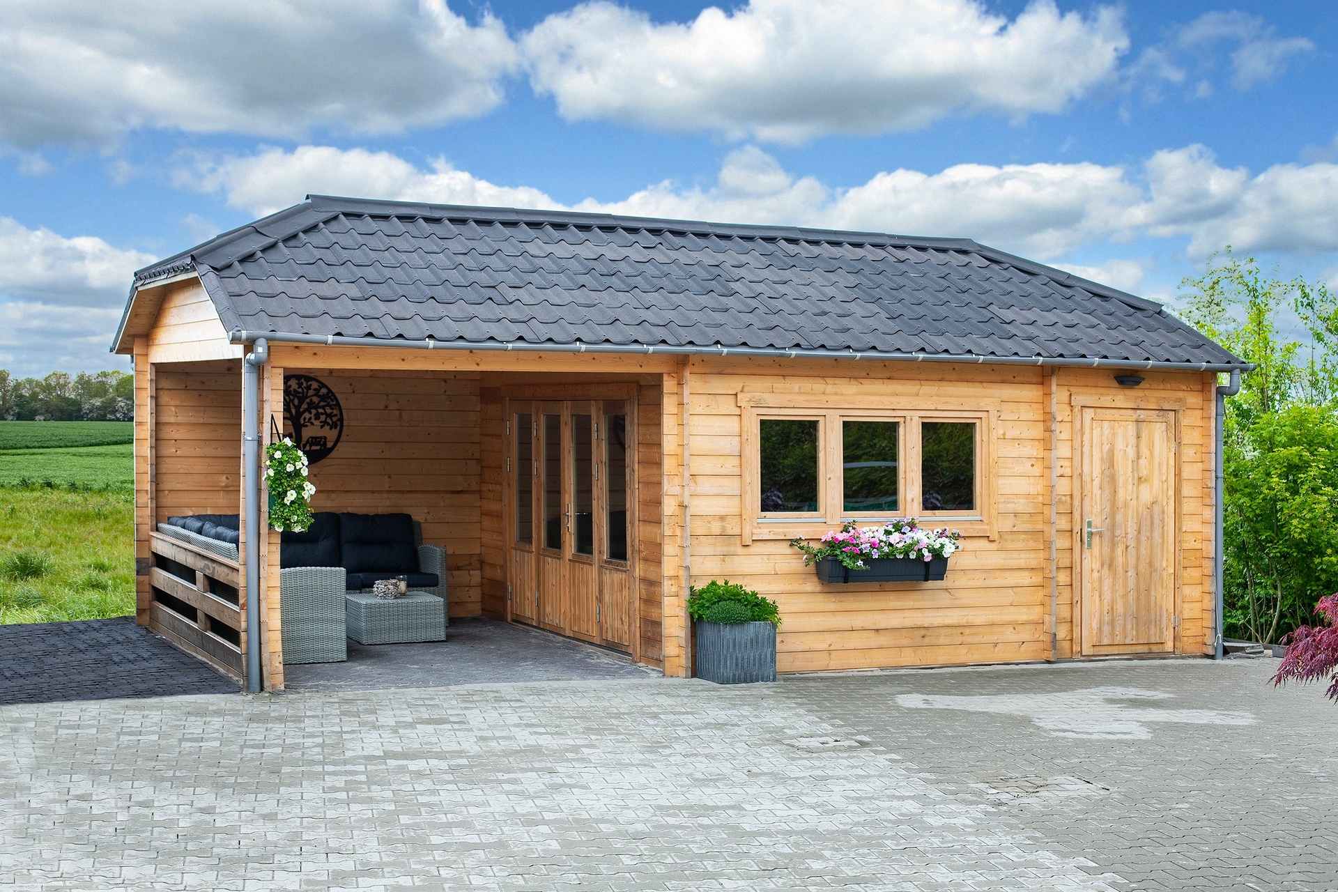 Gartenhaus Viveka mit Uberdachung 750 x 420 cm