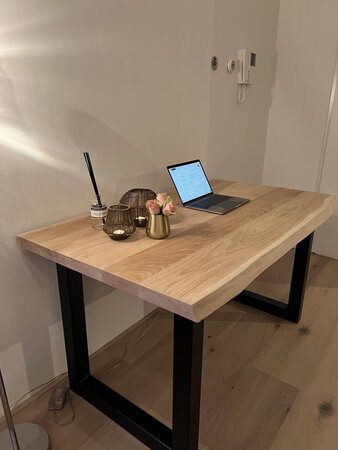 Schreibtisch aus massiver Eiche mit U-Beinen aus Stahl 140 x 80 cm - Home Office
