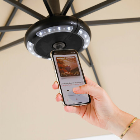 Madison Sonnenschirmlicht mit Bluetooth-Lautsprecher